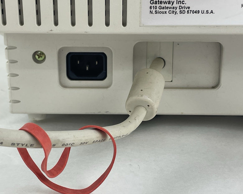 Gateway E7006  16 CRT VGA Computer Monitor Tested No Stand