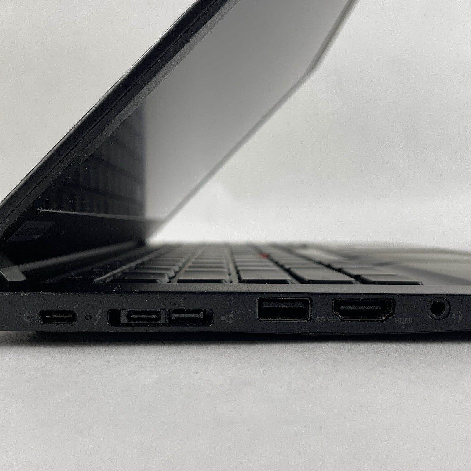 Lenovo ThinkPad T490s 14" i5-8365U 1.60 GHz 8 GB RAM No SSD/OS/AC - Logo5