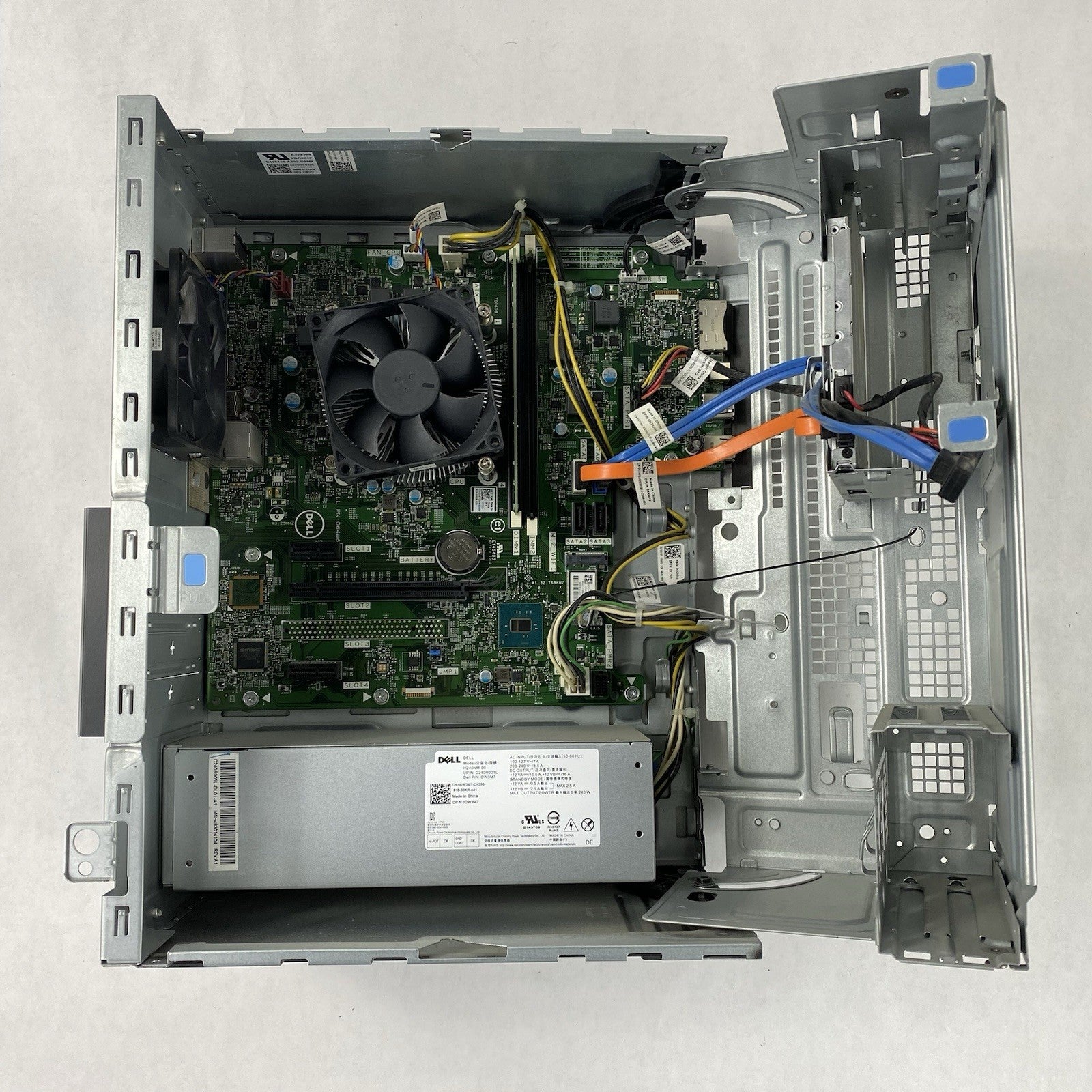 Dell Inspiron 3668 DT Intel Core i5-7400 3GHz 8GB RAM No HDD No OS