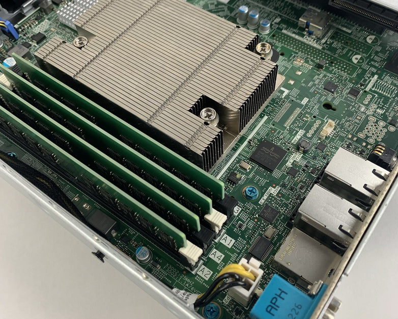 Dell PowerEdge R340 1x Xeon E-2124 3.3 GHz 64 GB Ram H330 No OS No HDD
