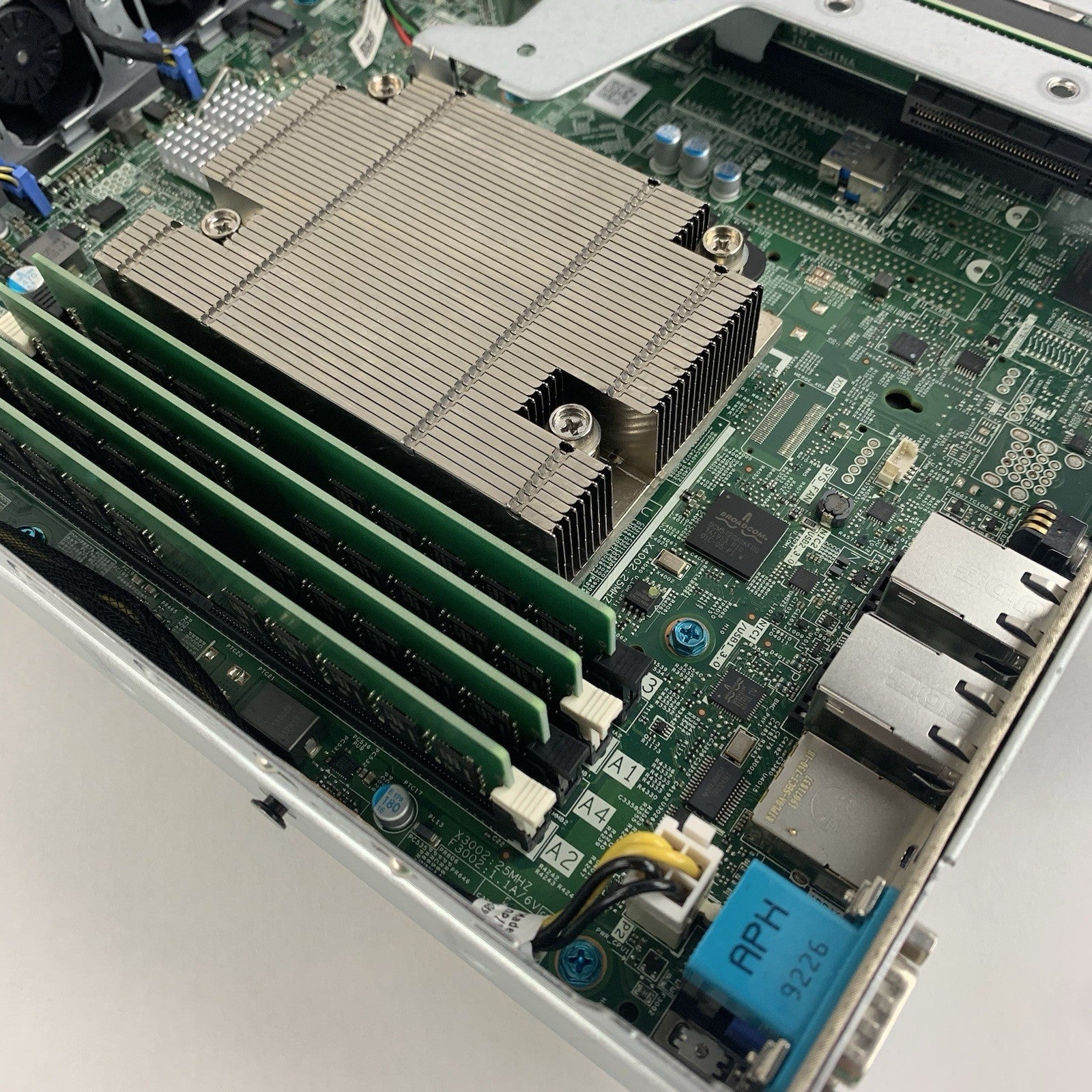 Dell PowerEdge R340 1x Xeon E-2124 3.3 GHz 64 GB Ram H330 No OS No HDD14
