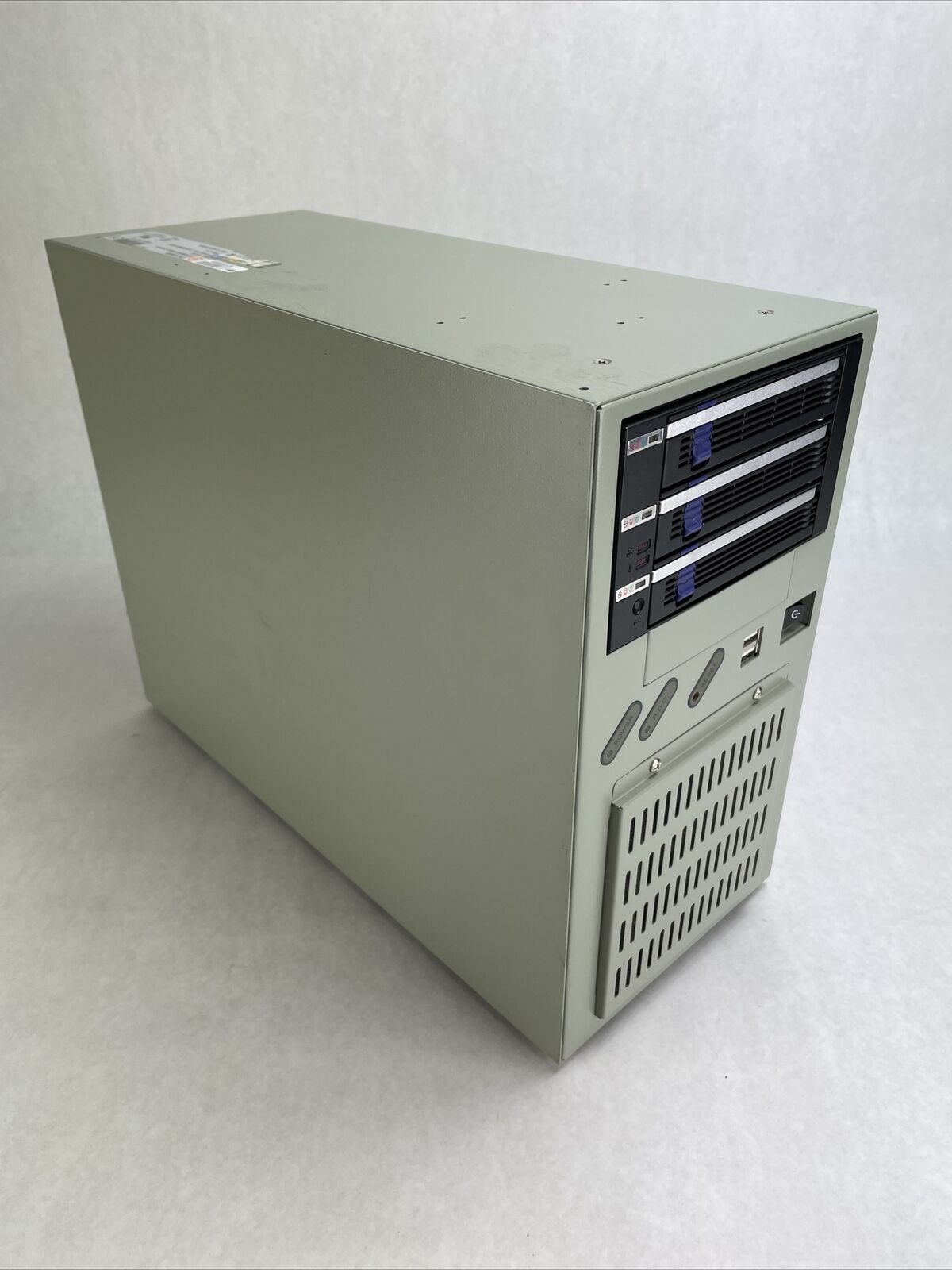 Advantech IPC-6608 PCE-5B08-2 Intel Core i5-4570s 2.9GHz 8GB RAM No HDD No OS