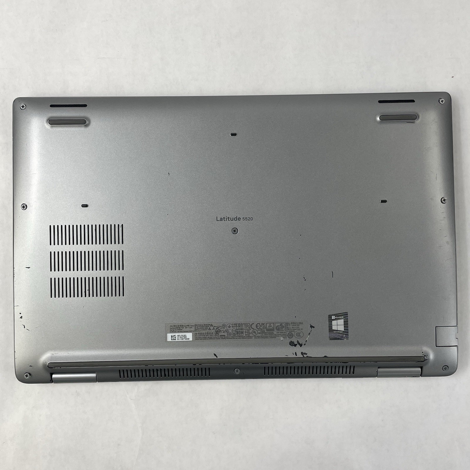 Dell Latitude 5520 15.6" i5-1135G7 2.40 GHz 8 GB RAM No SSD/OS/AC - Bad C-Port14