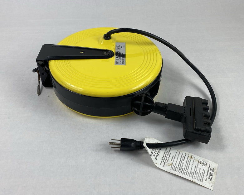 Bayco Model 800 125V AC 10A Retractable Power Cord Reel - Parts or Repair