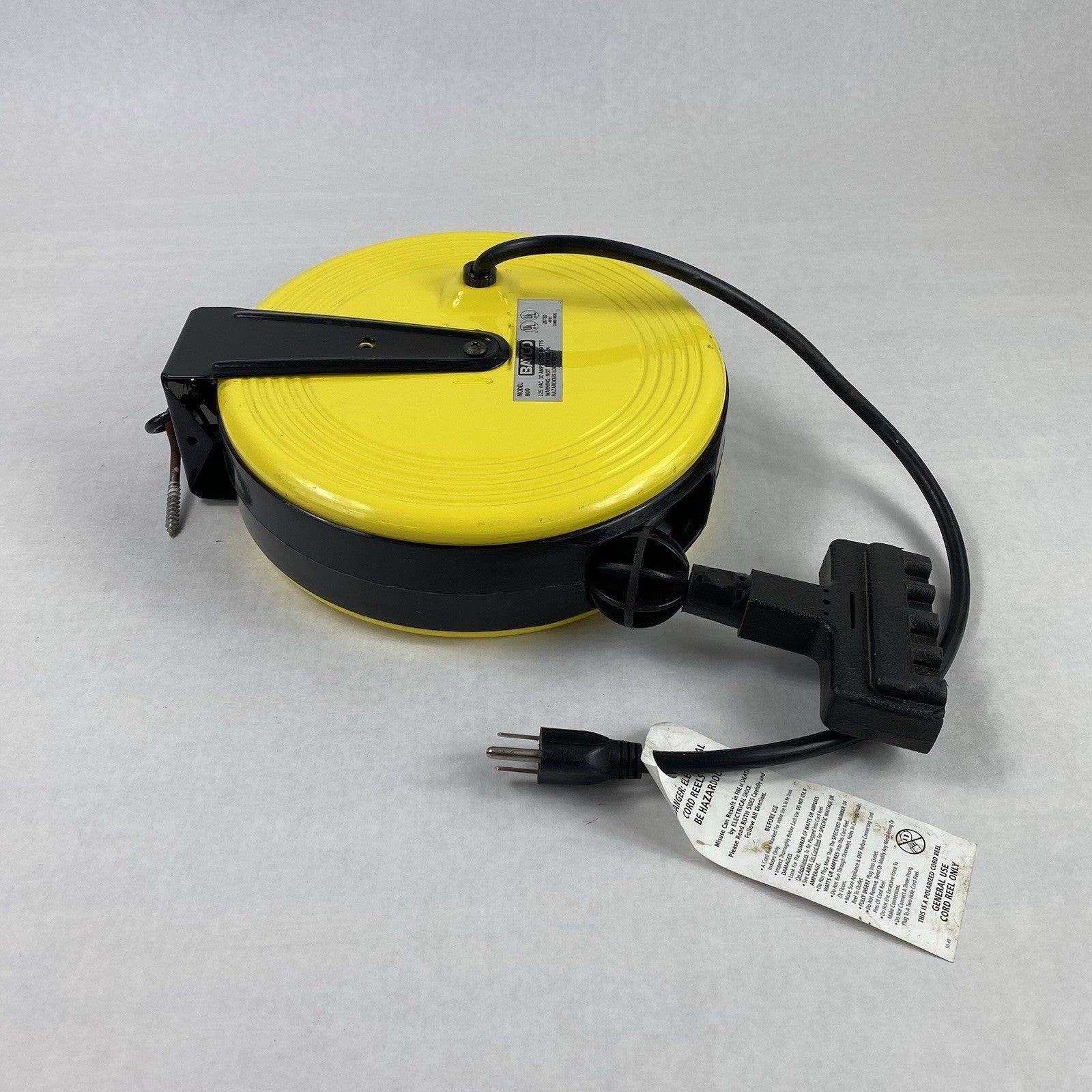 Bayco Model 800 125V AC 10A Retractable Power Cord Reel - Parts or Repair