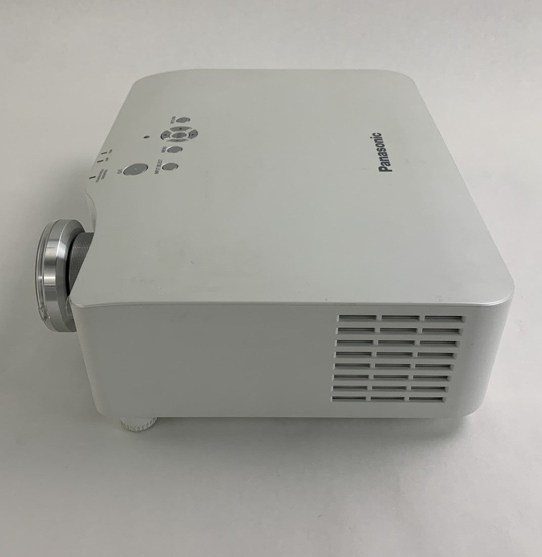 Panasonic PT-AX200U LCD Lamp Projector 474 Lamp Hours - No Remote3