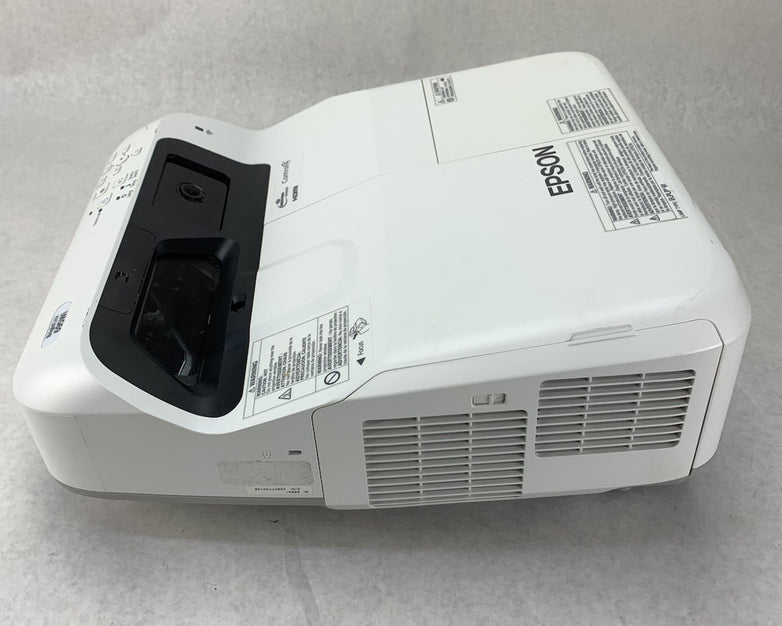 Epson PowerLite 695Wi H740A LCD Lamp Projector 2028 Lamp Hours - No Remote