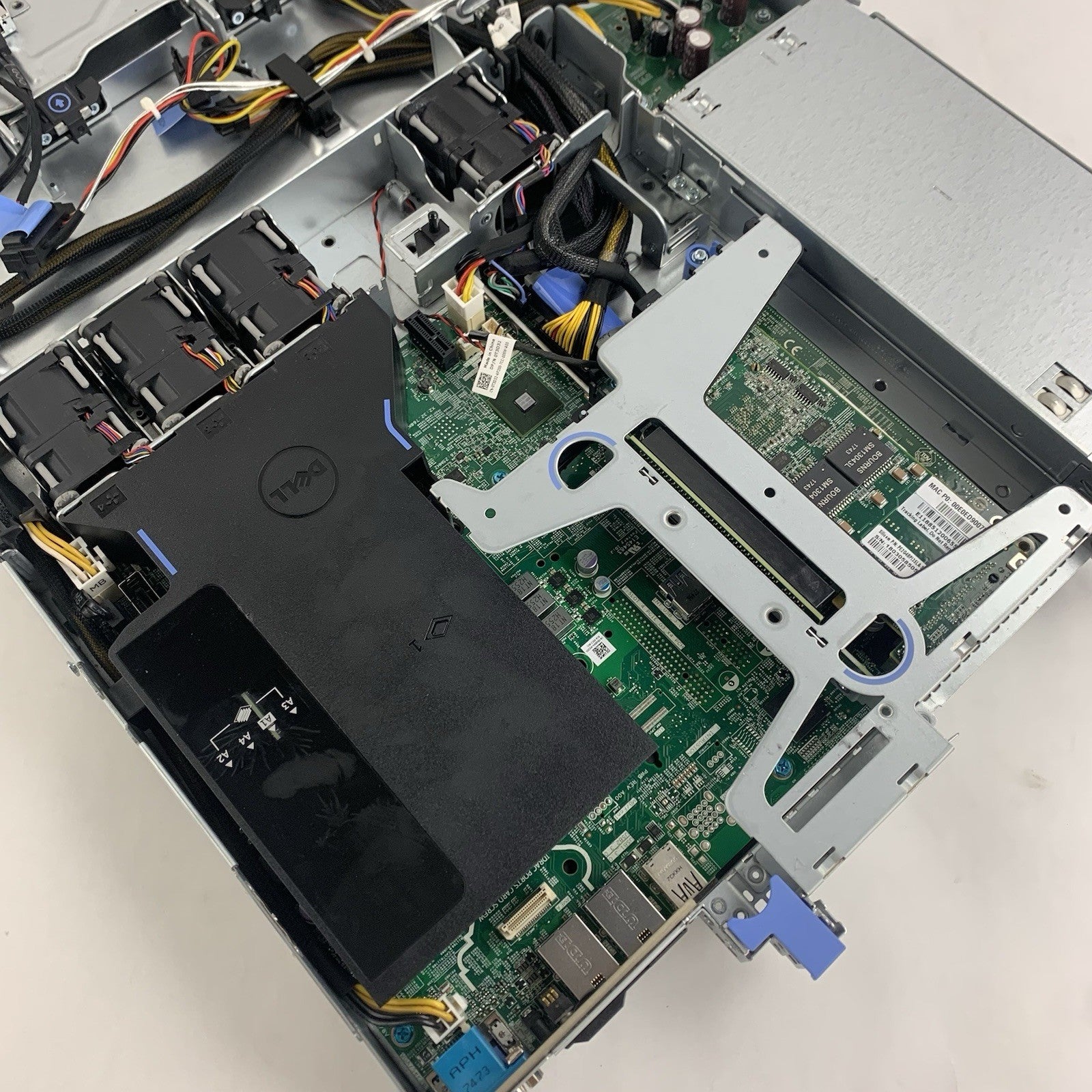 Dell PowerEdge R330 1x Xeon E3-1230v5 3.4 GHz 16 GB PERC H330 No OS No HDD17