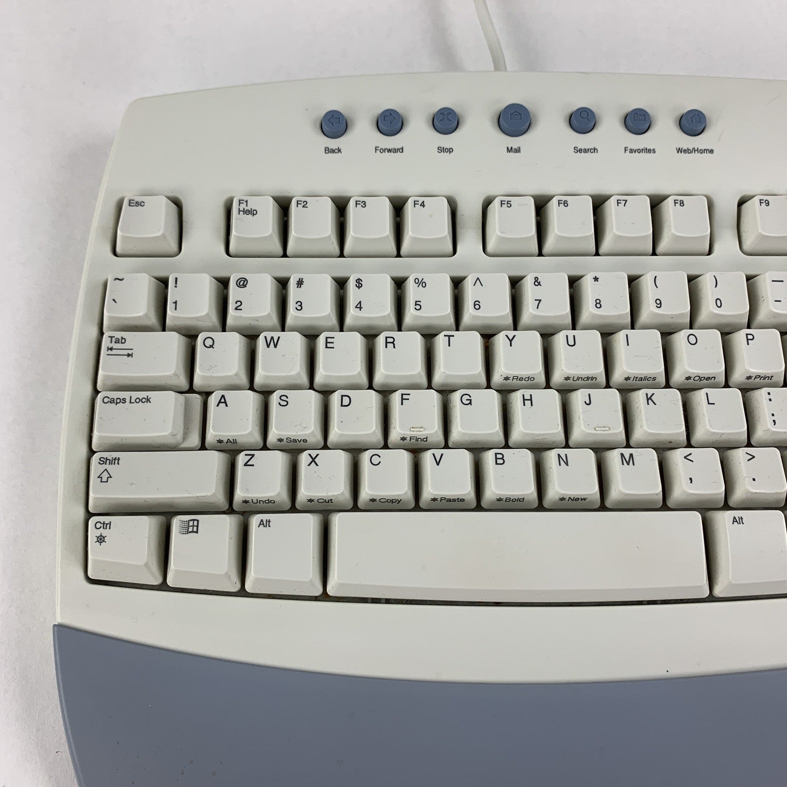 Microsoft Internet Keyboard X05-52211 Ps/2 Vintage Wired w/ Box and Manuals