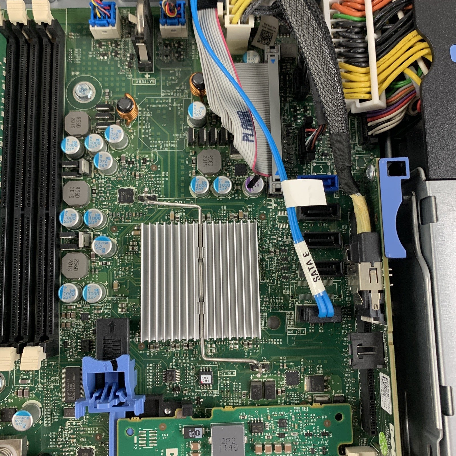 Dell PowerEdge R410 Server 2x Xeon E5606 2.13GHz 4 GB RAM Perc S300 NO HDD NO OS
