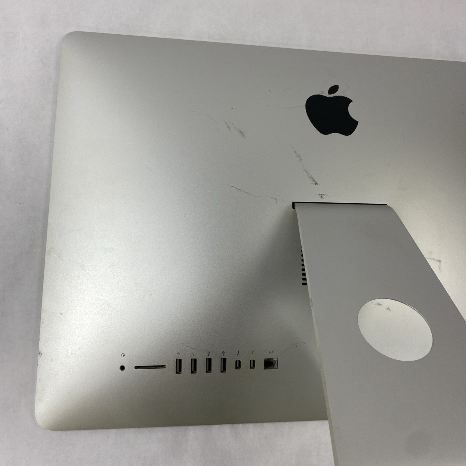 Apple A1418 iMac 21.5" 2013 2.7 GHz Core i5 8GB RAM 1TB HDD macOS 10.15.813
