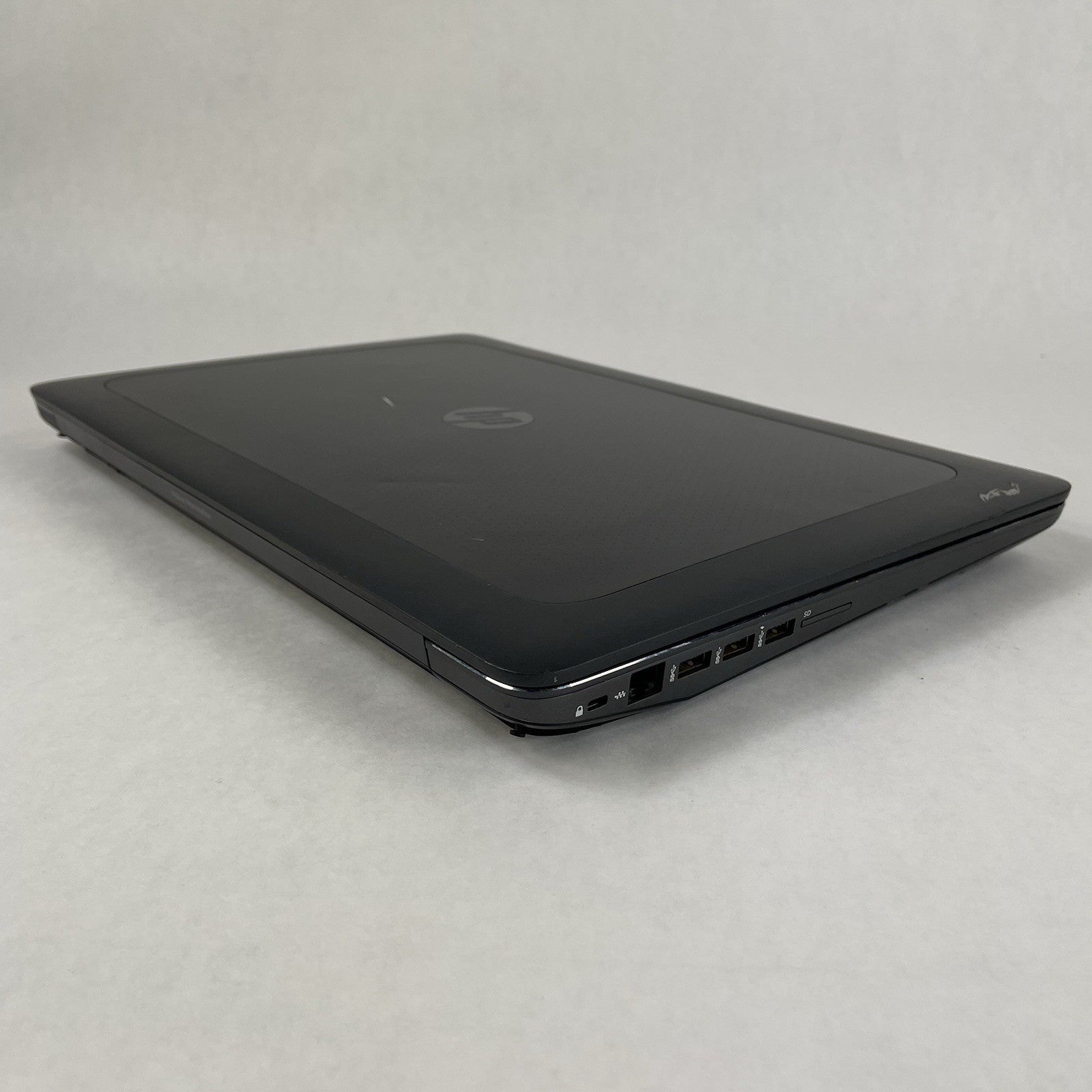 HP ZBook 17 G3 17.3" Xeon E3 1535M 2.90 GHz 16 GB RAM Quadro No SSD/OS/AC/Batt10