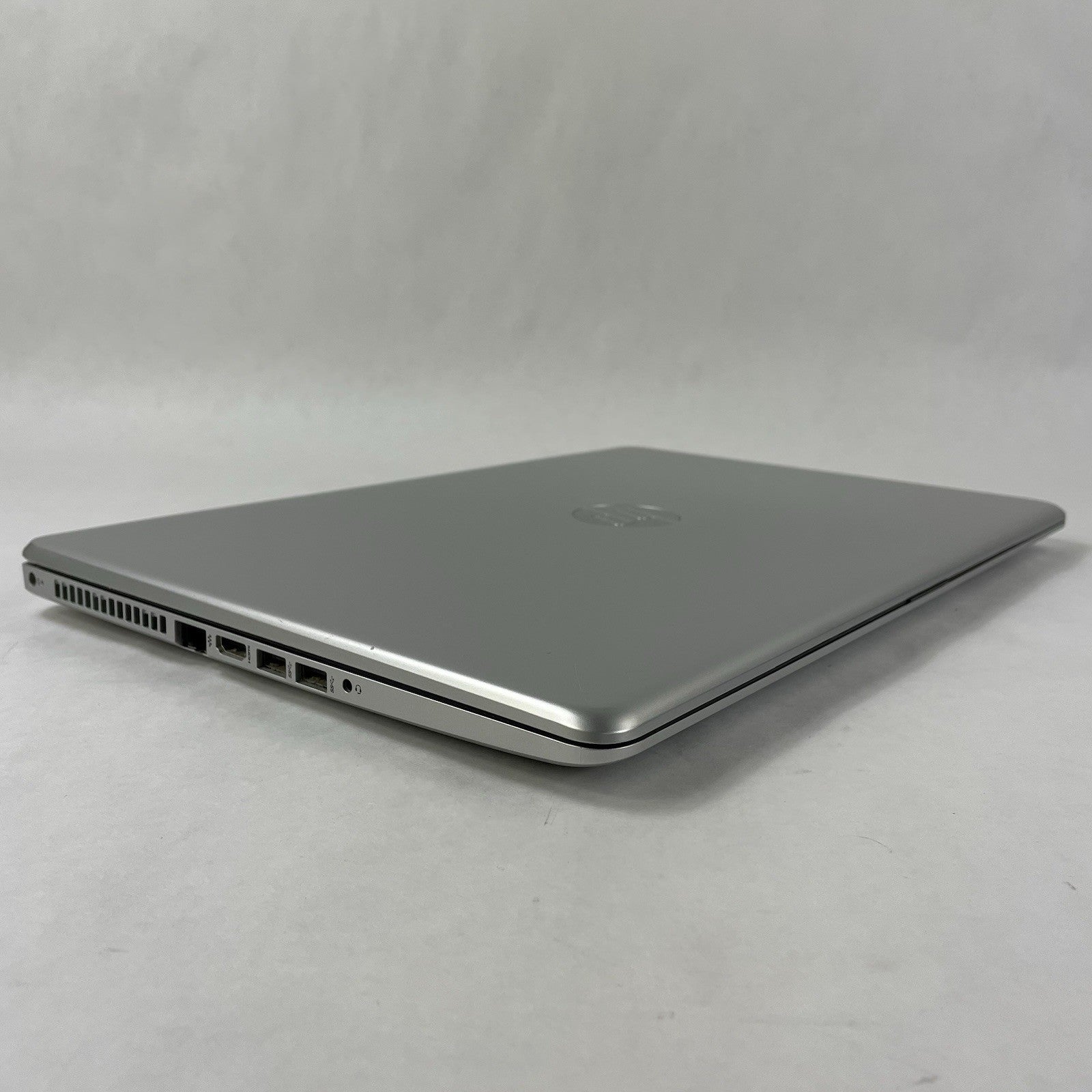 HP 17-bs061st NoteBook 17.3" i3-7100U 2.40 GHz 8 GB RAM No SSD/OS/AC10