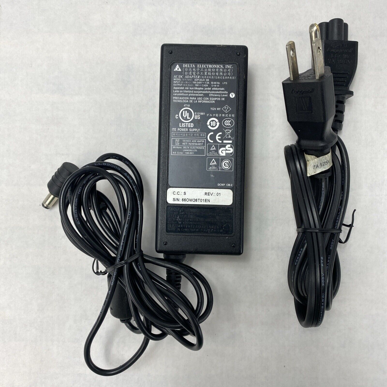Lot( 2 ) Delta ADP-65JH 19V 3.42A AC Power Supply Adapters 5.5mm x 11mm Barrel