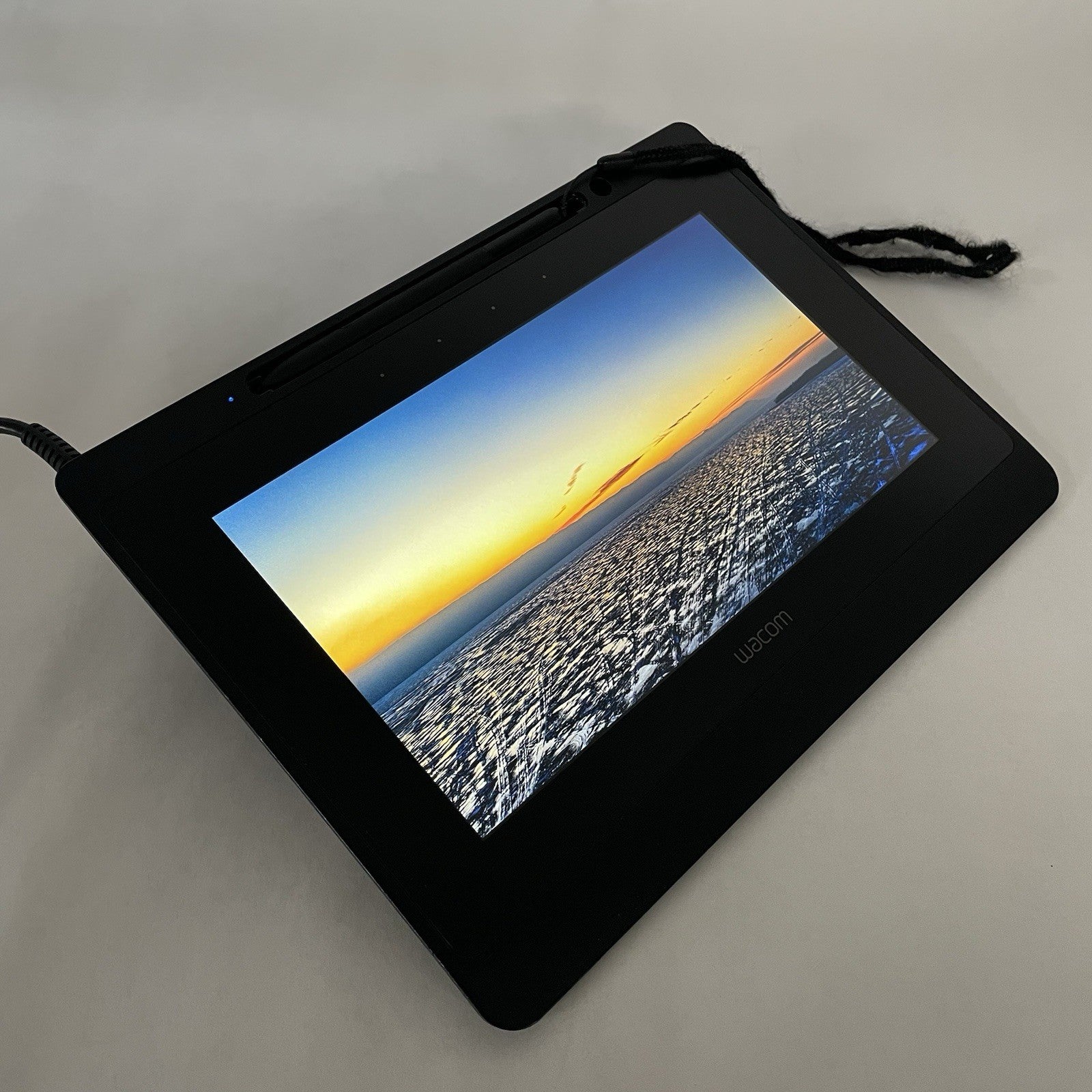 Wacom DTU-1141B 10.1" FHD Drawing Tablet - Bad Stylus Cable/No Power Cord & Cord1