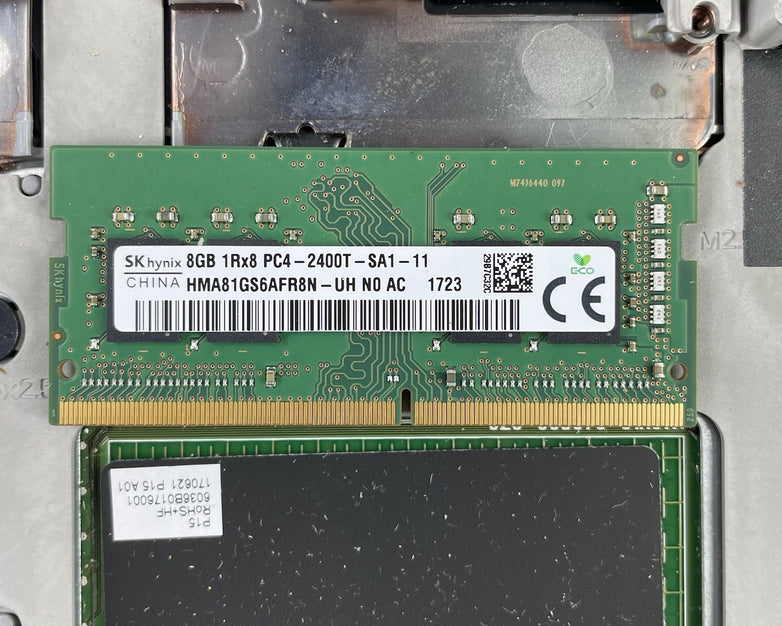 HP EliteBook 850 G3 15.6" i5-6200U 2.30 GHz 8 GB RAM No SSD No OS - Bad Bottom