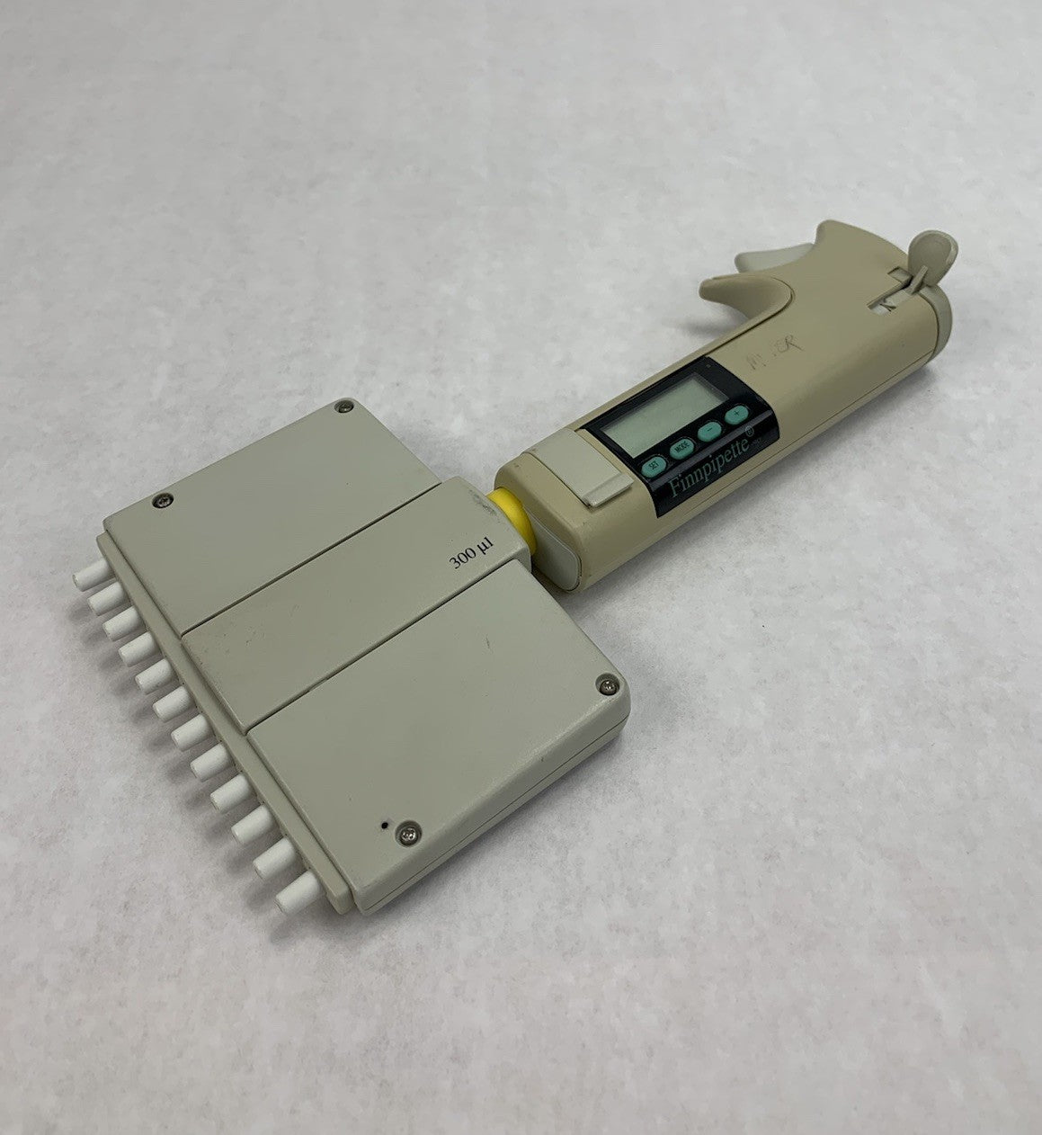 Labsystem Finnpipette 300 μL 12 Channel Pipette