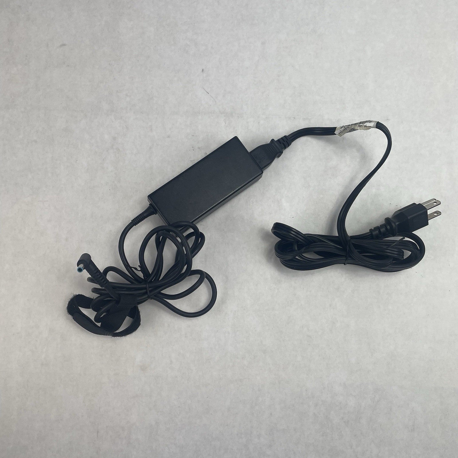 HP PPP012L  Power Supply AC Adapter Charging Cable