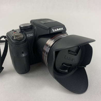 Panasonic LUMIX DMC-FZ40 14 MP 24X Digital Camera Tested w/ Charger No Card