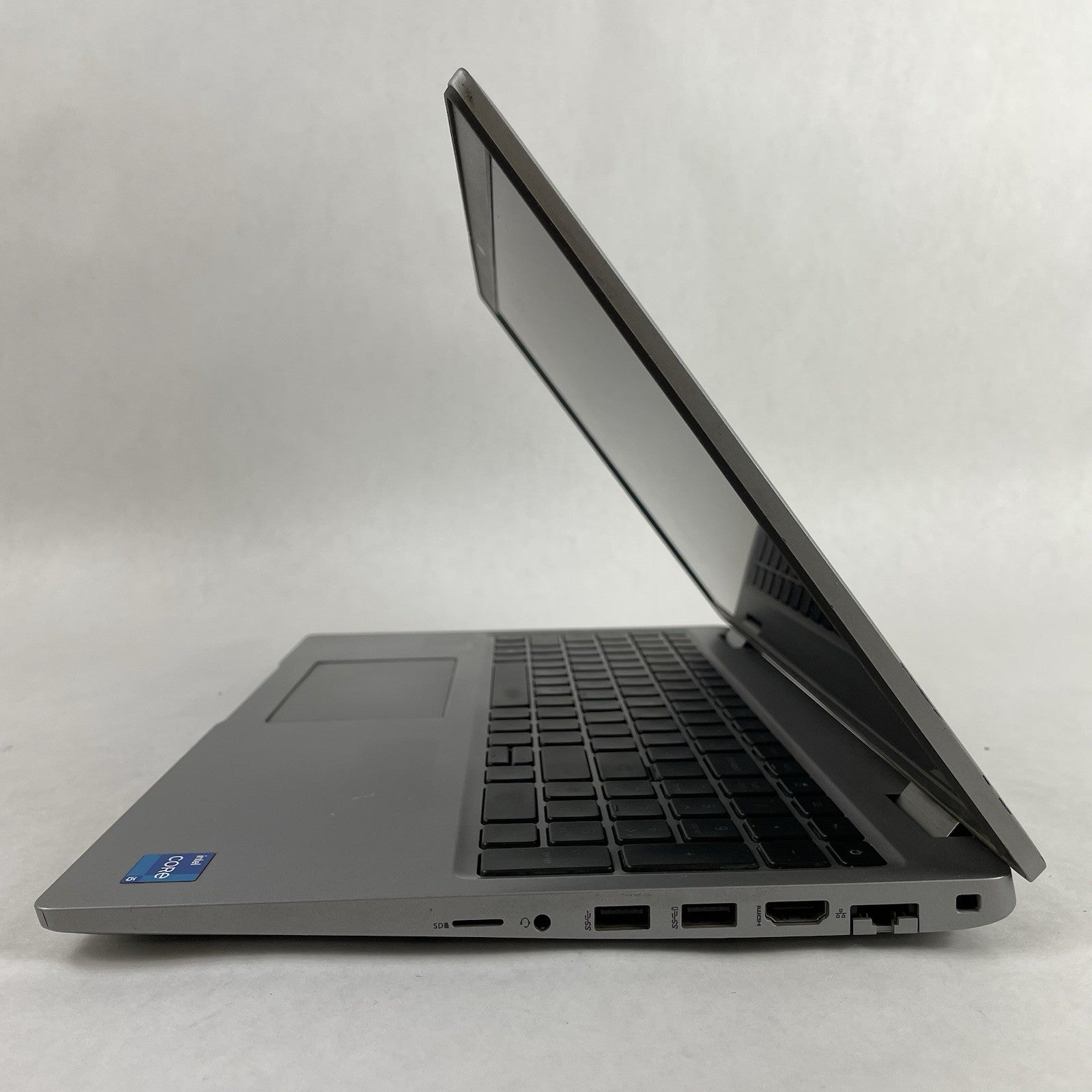 Dell Latitude 5520 15.6" i5-1135G7 1.40 GHz 8 GB RAM No SSD/OS/AC - Bad Paint7