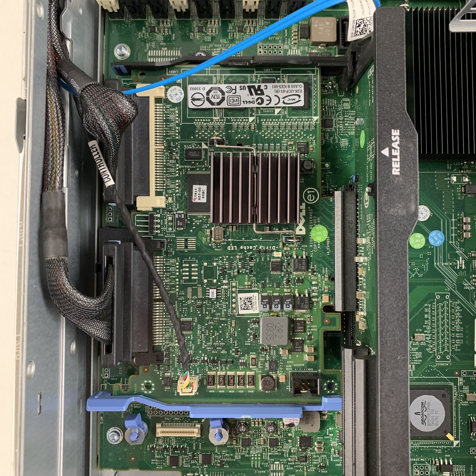 Dell PowerEdge R710 x1 Intel Xeon E5504 2.00 GHz 24 GB RAM No HDD No OS No CD