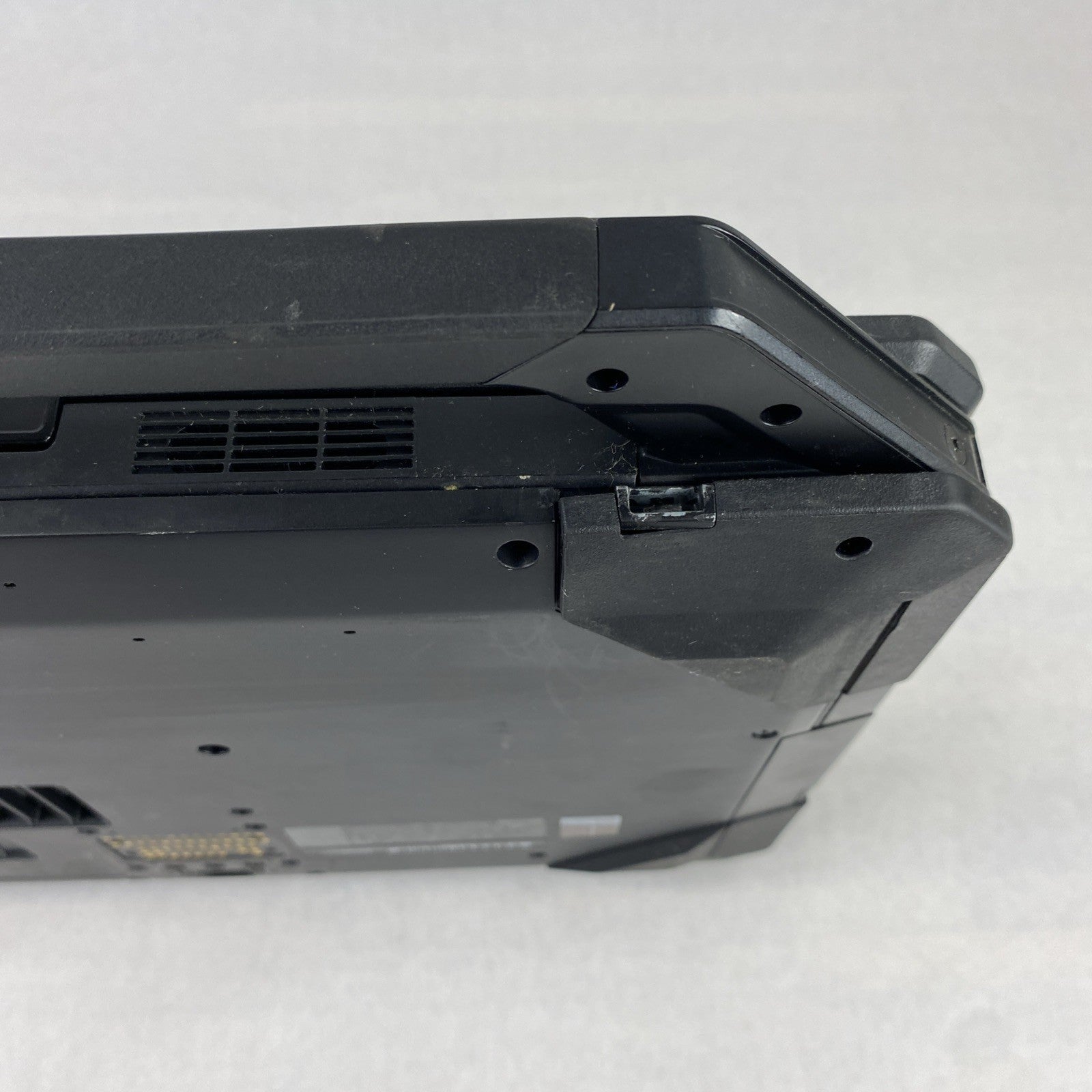 Dell Latitude 14 Rugged 5414 14" i5-6300U 2.4GHz 8GB RAM No Battery No HDD No OS