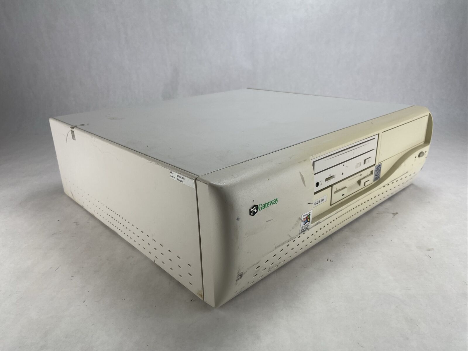 Gateway E-3110 DT Intel Celeron 333MHz 32MB RAM No HDD No OS