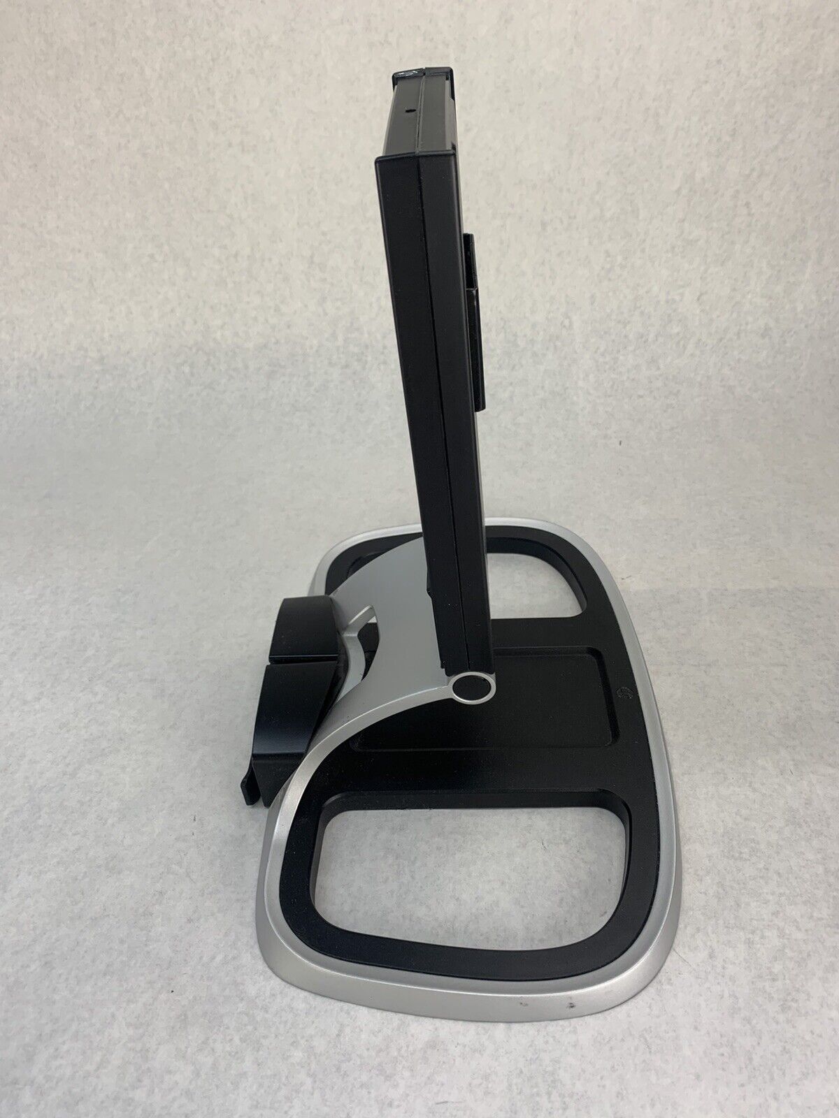 HP Integrated Work Center Stand 642097-001 - No Mounts