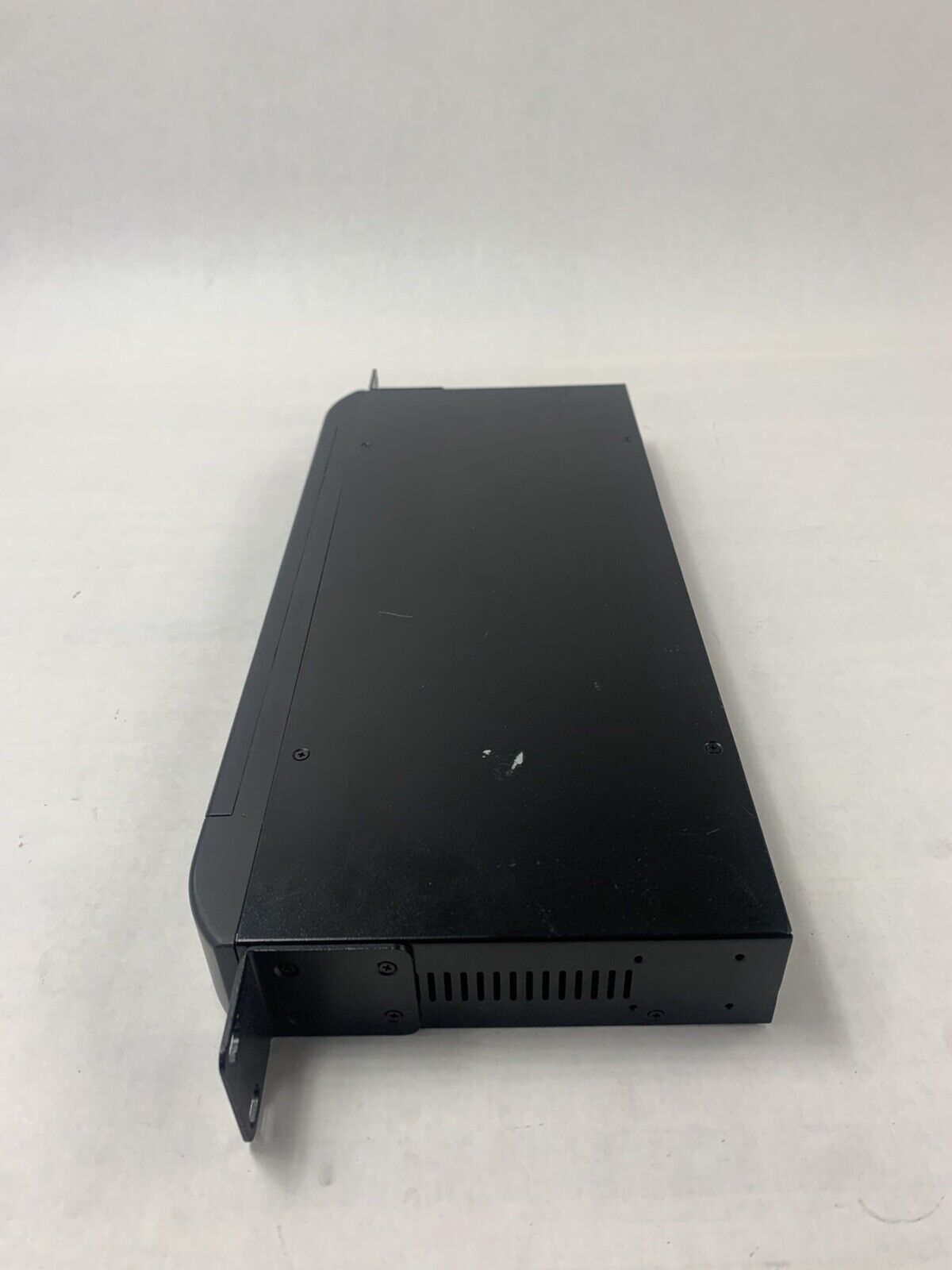 Avocent Switchview 1000 8SV1000 For Parts or Repair