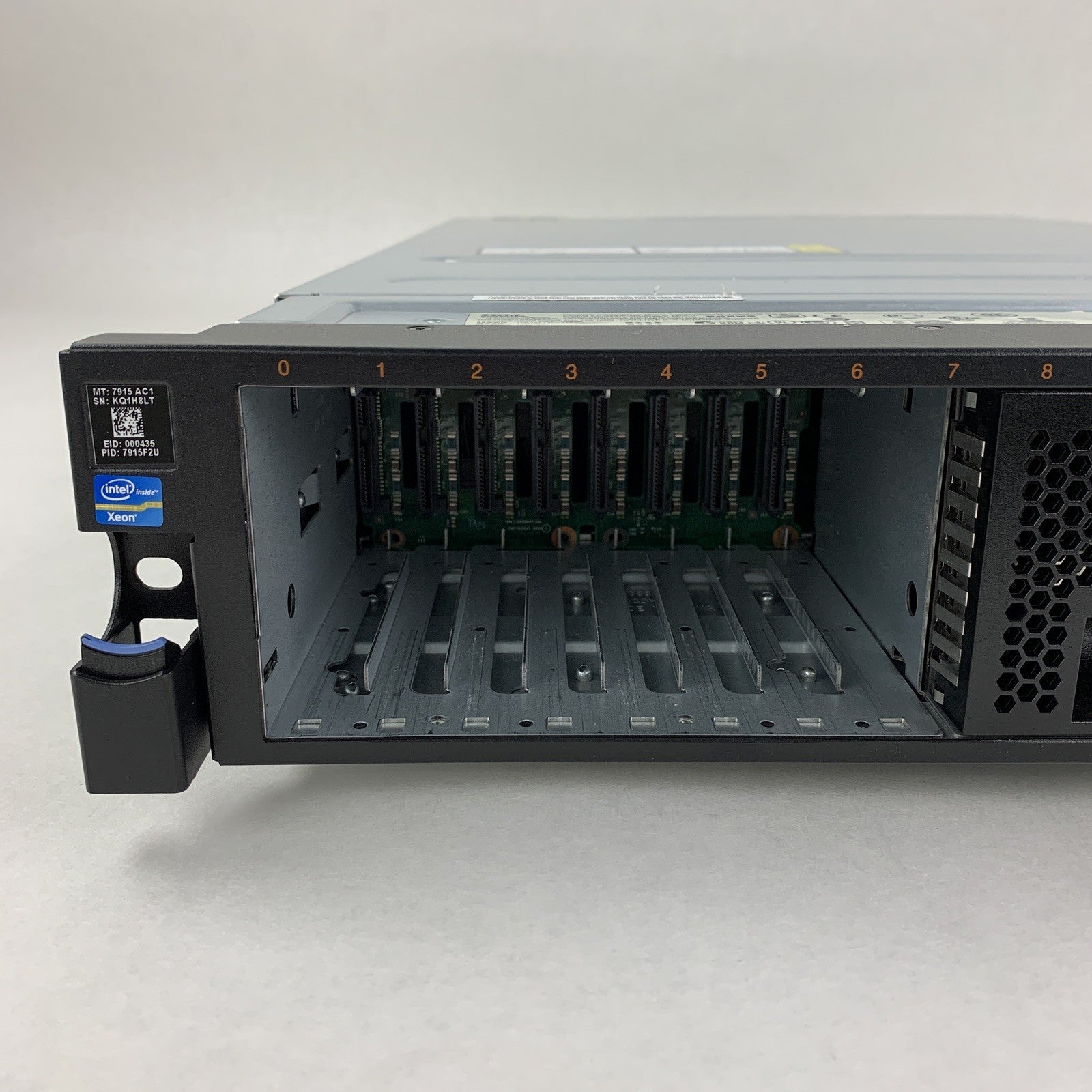 IBM System x3650 M4 Server  2x  E5-2640 2.5 GHz 32 GB RAM No OS No 2.5" HDD