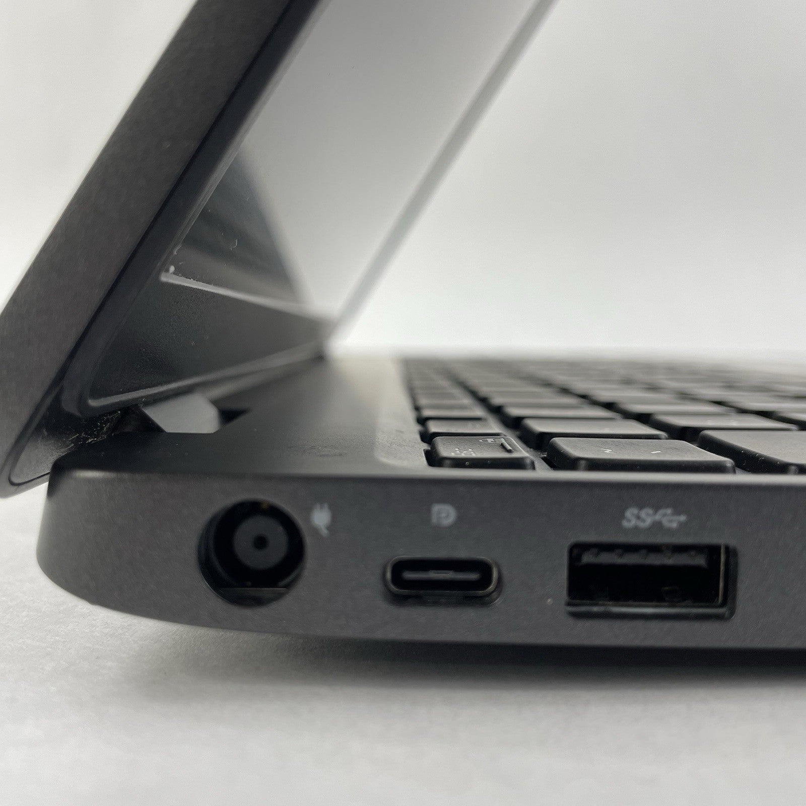 Dell Latitude 5500 15.6" i5-8265U 1.60 GHz 8 GB RAM No SSD/OS/AC7
