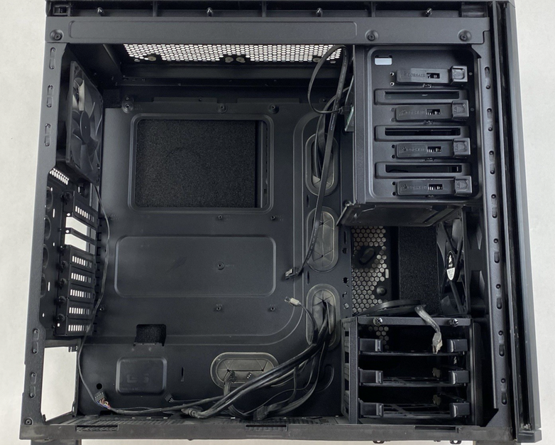 Corsair Obsidian Series 550D Mid-Tower Gaming Computer Case Damaged Front Panel