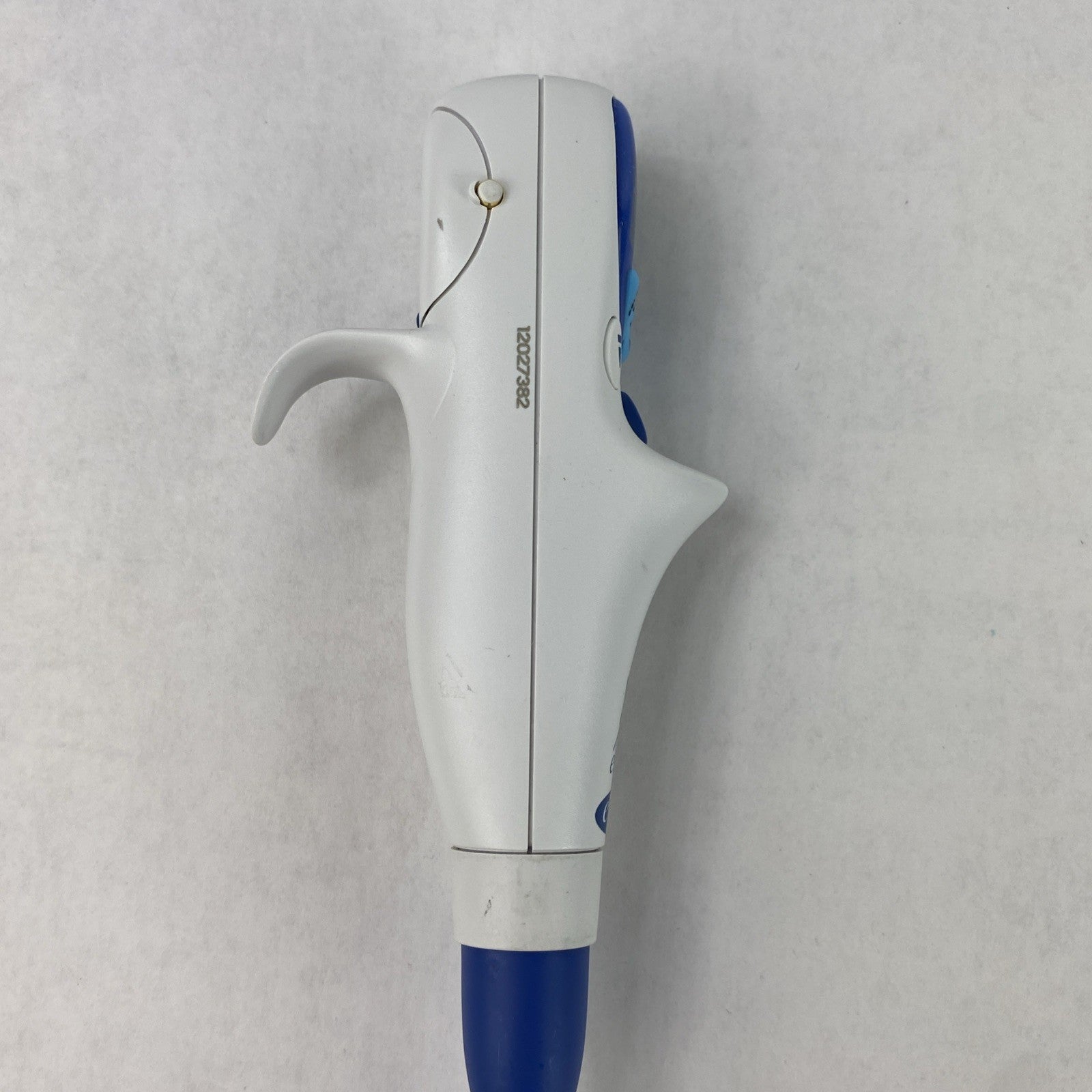 Biohit eLine e1000 50-1000 µL Single Channel Electronic Pipette - READ4