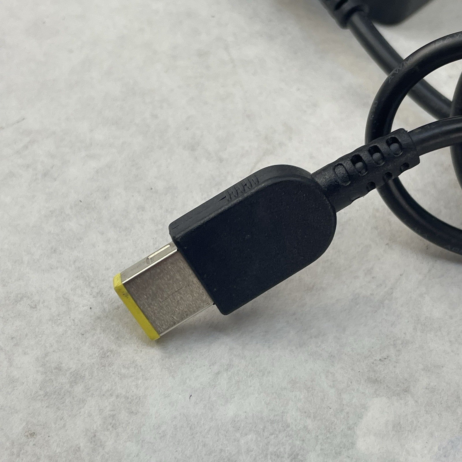Lenovo ADLX65NLC3A Lot of 61