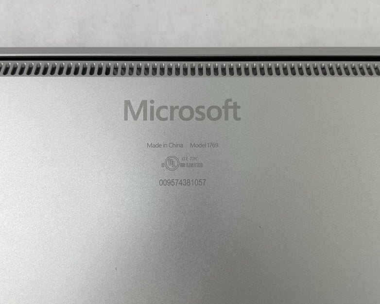 Microsoft Surface Laptop 13.3" i5-7200U 2.50 GHz 8 GB RAM 256 GB SSD Windows 11