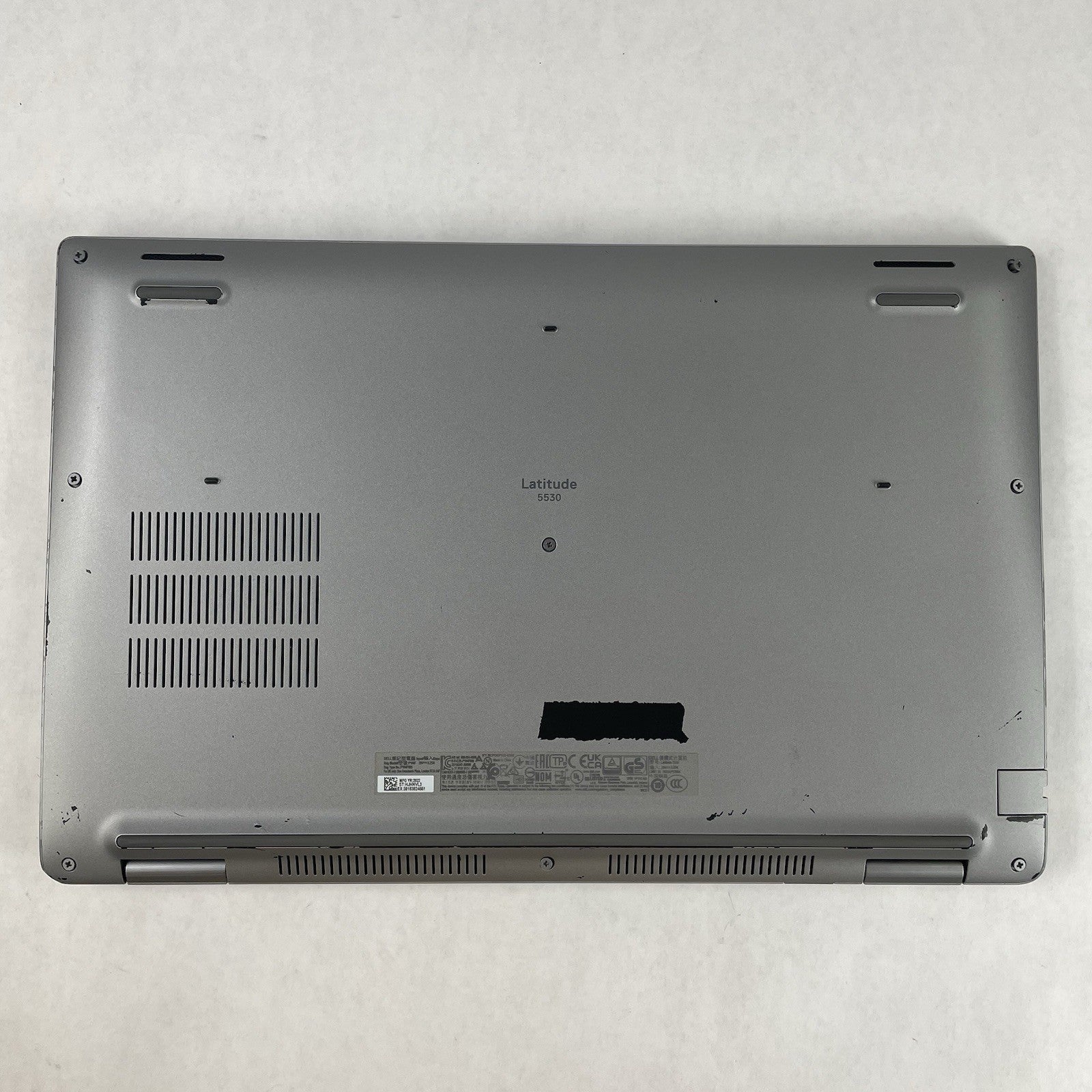 Dell Latitude 5530 15.6" i5-1235U 3.96GHz 8GB RAM No SSD/OS/AC - Scratched Paint13