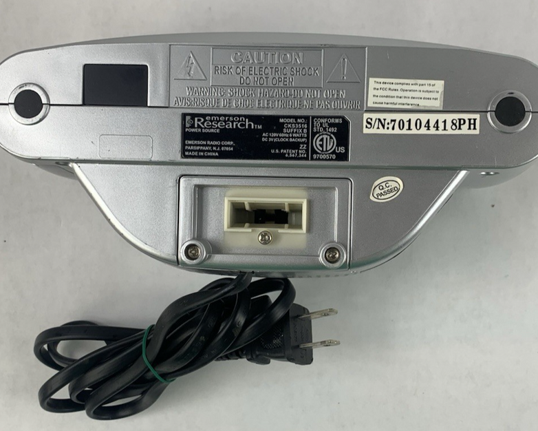 Emerson Research SmartSet CKS3516 Time Projector Alarm Clock Radio