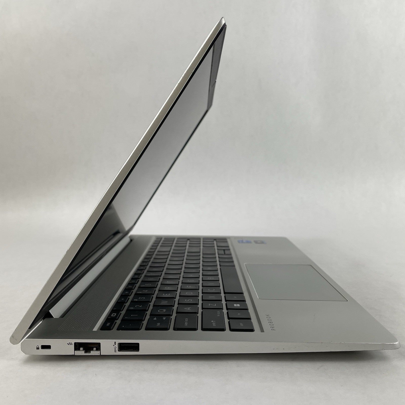 HP ProBook 450 G8 15.6" i5-1135G7 2.40 GHz 8 GB RAM No SSD/OS/AC - Worn3