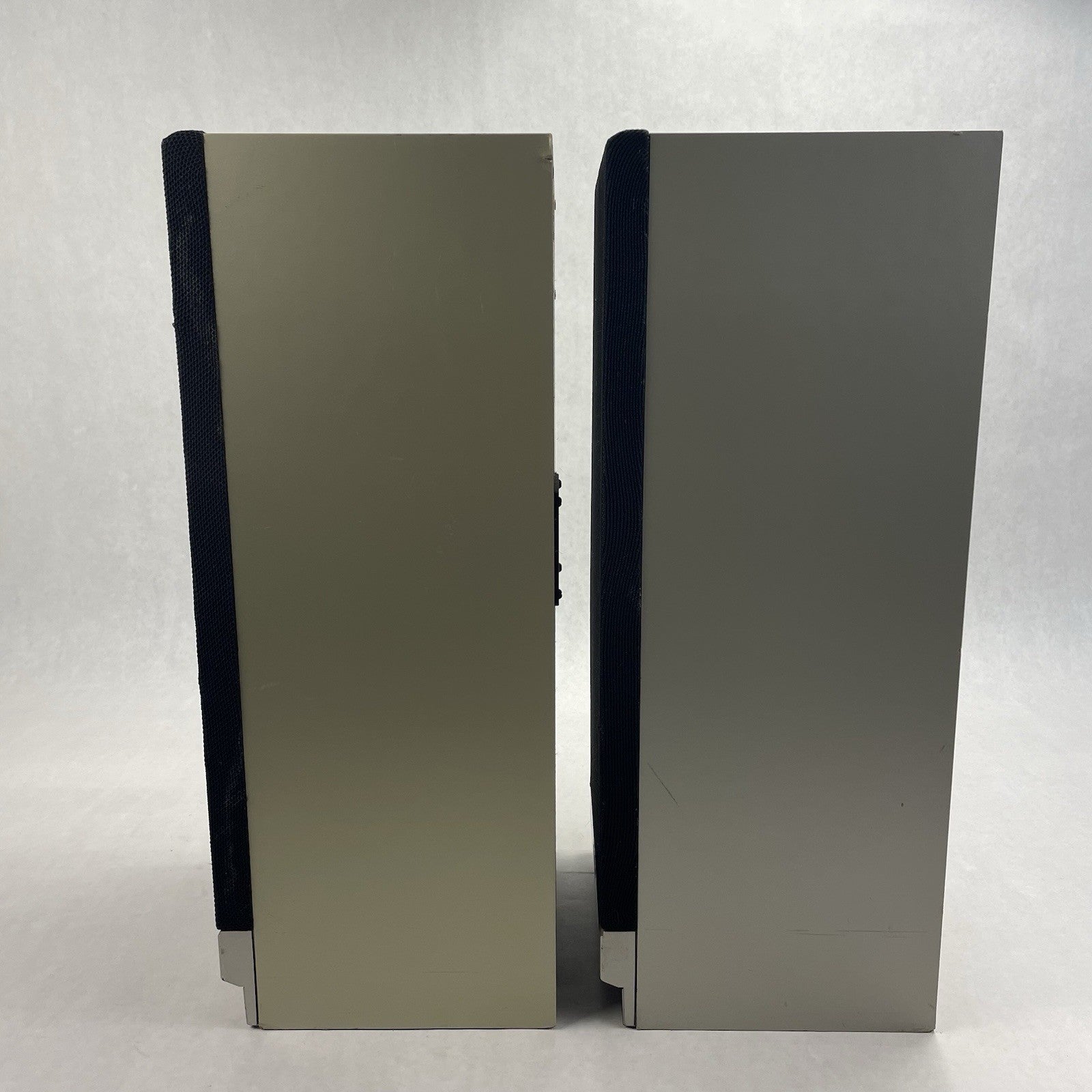 Sanyo AVS97 Bookshelf Speakers Tested