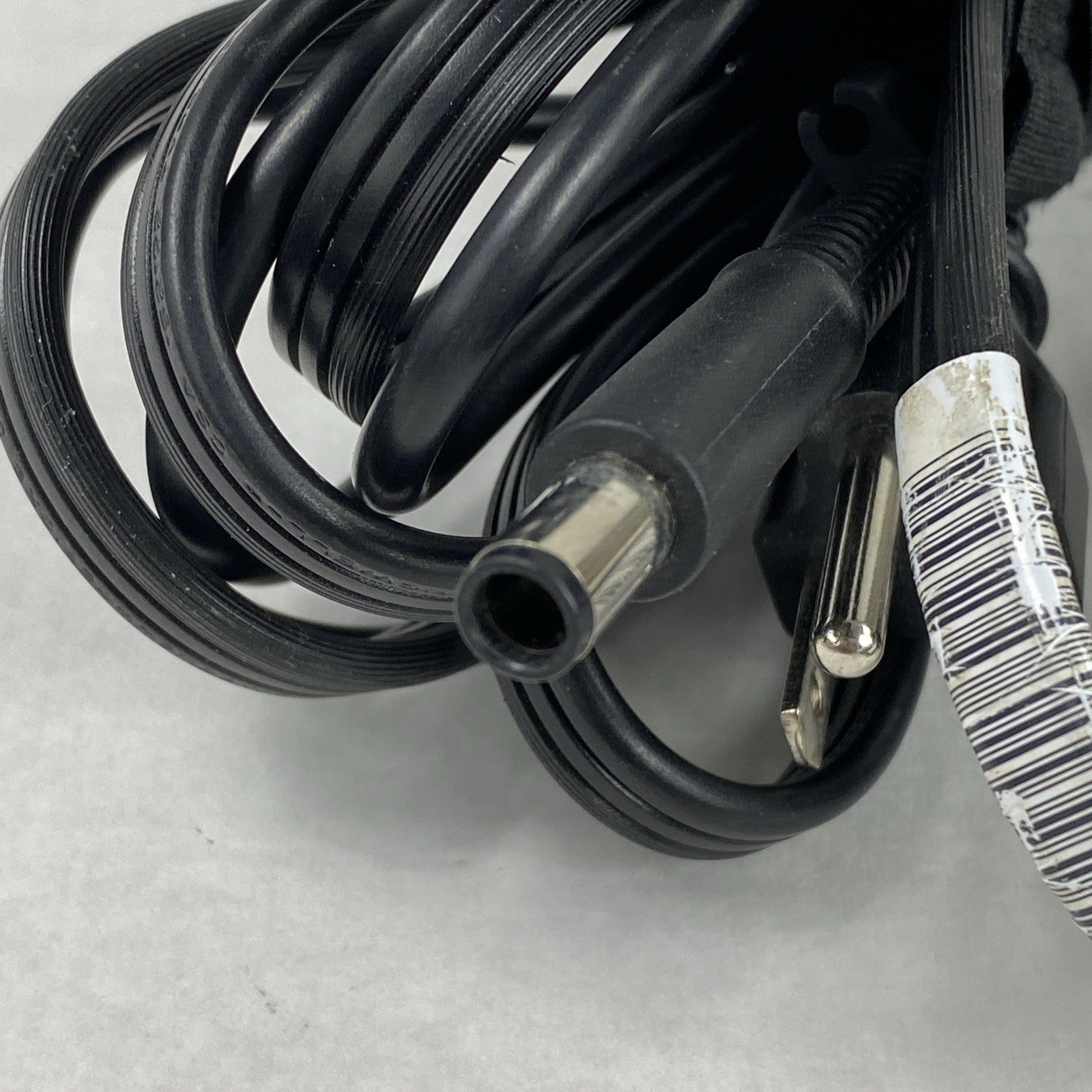 HP Spare Part No. 677774 65W 19.5V 3.33A AC Adapter Large Tip (Lot of 5)