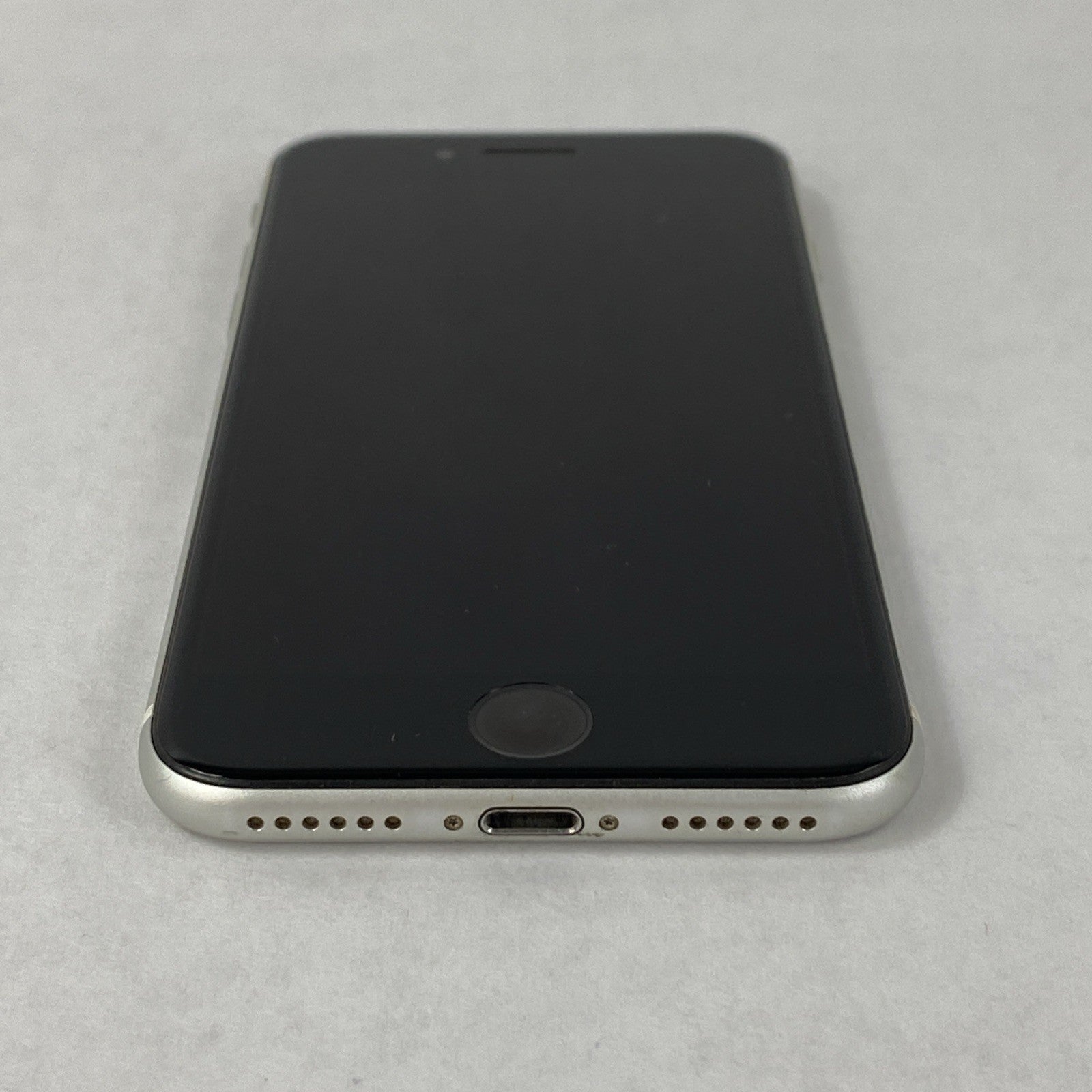 Apple iPhone SE 2nd Gen A2275 64GB Unlocked 4.7" White IOS 26.0.18
