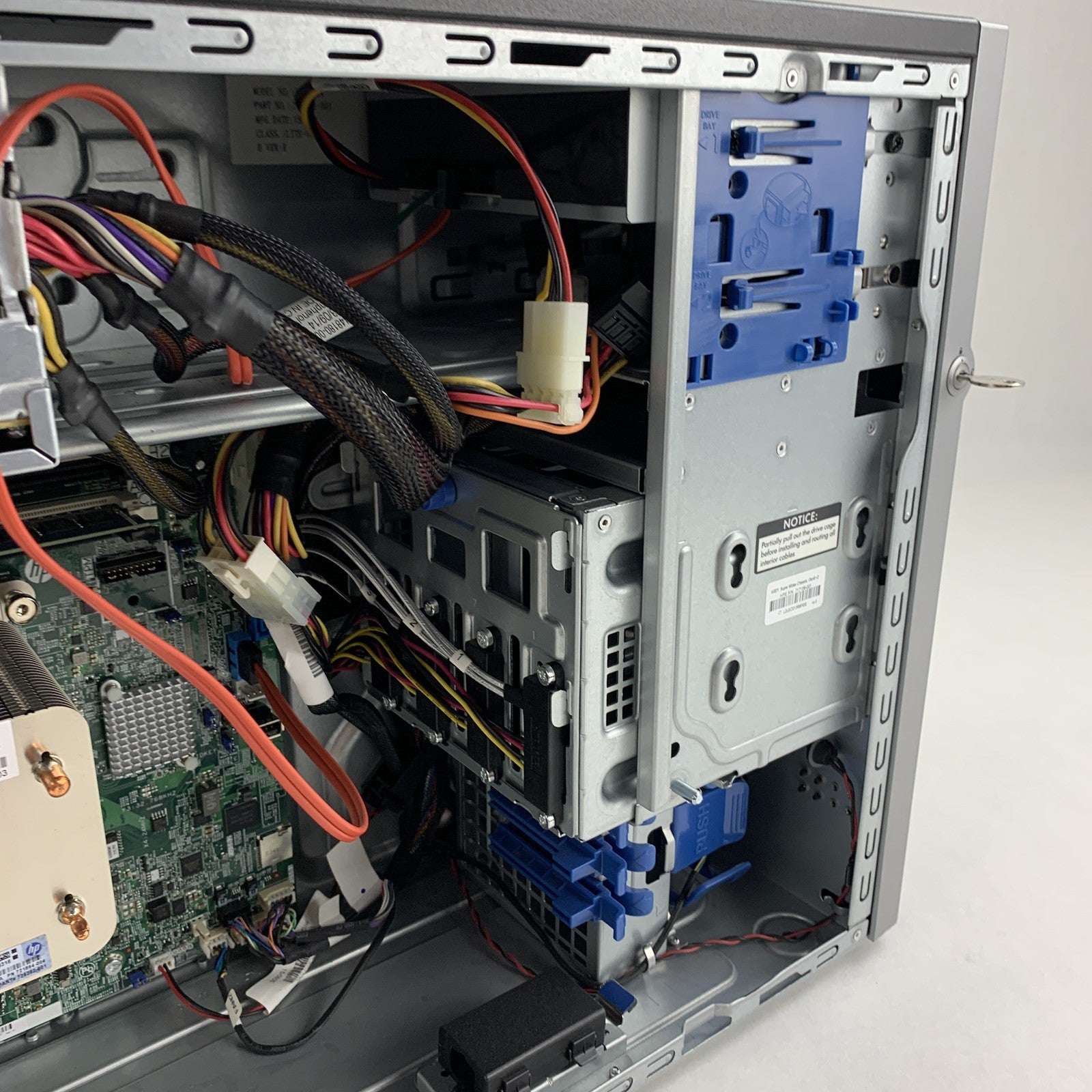 HP Proliant ML310e Gen8 v2 Server Xeon E3-1220 V3 3.1 GHz 8 GB Ram No HDD No OS