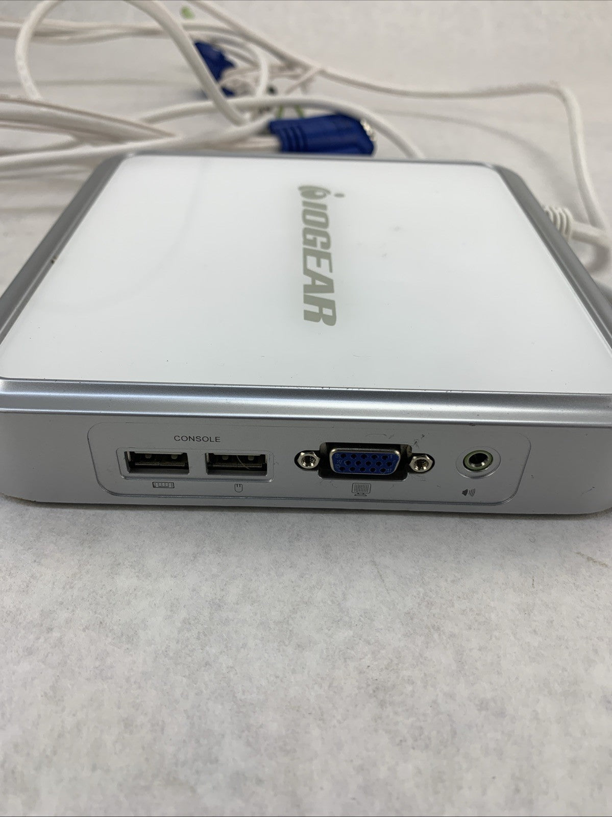 Iogear GCS634U 4-Port USB KVM Switch 2