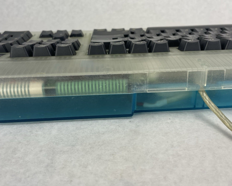 Macally iKey Wired USB Keyboard