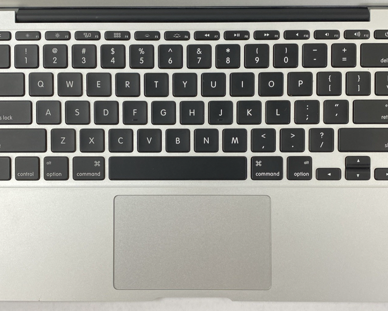 Apple MacBook Air A1465 2014 11" 1.4GHz i5 4GB RAM 120GB SSD os11.7.11 14 Cycles