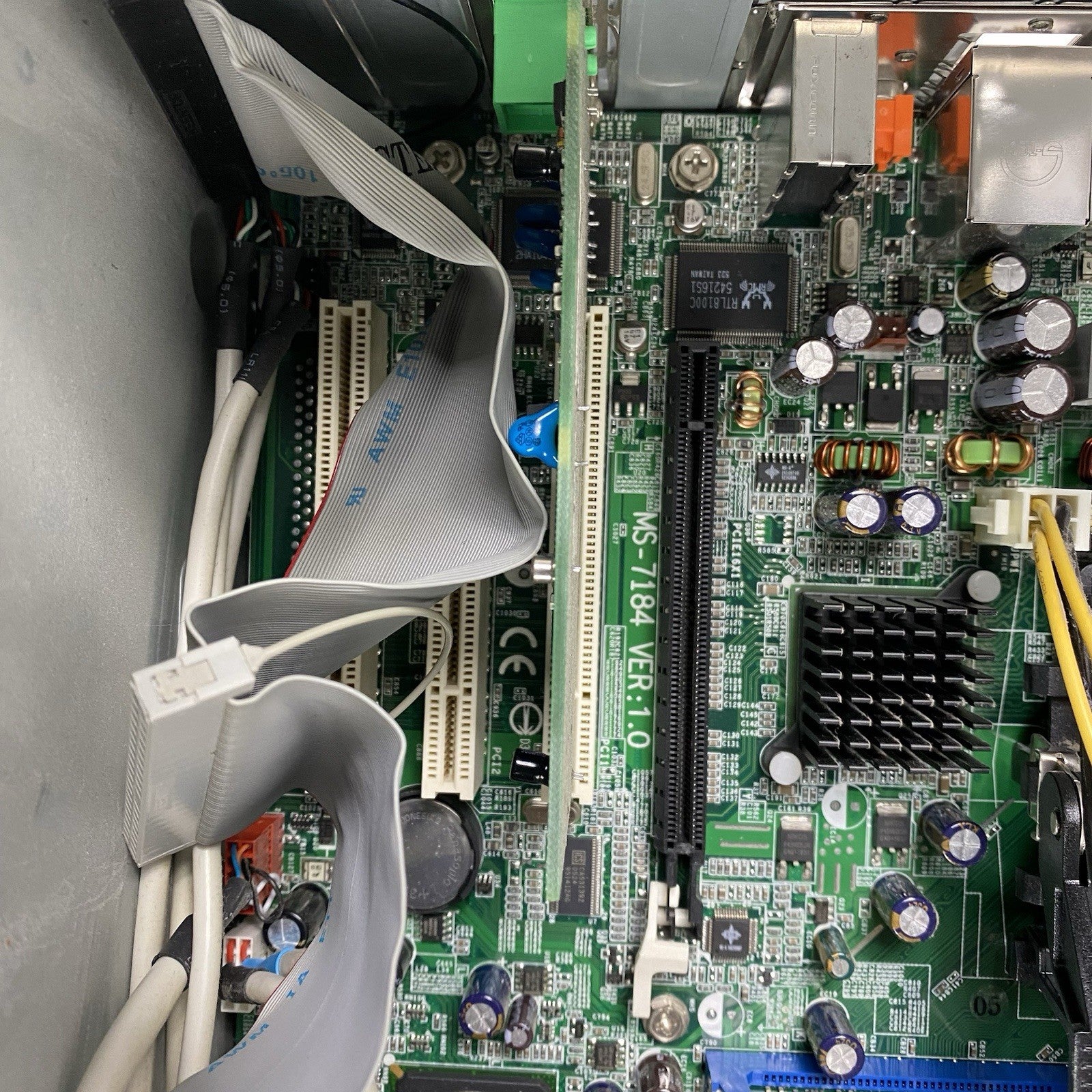 HP Presario SR1610NX MT AMD Sempron 3200+ 1.80GHz 1GB RAM No HDD No OS
