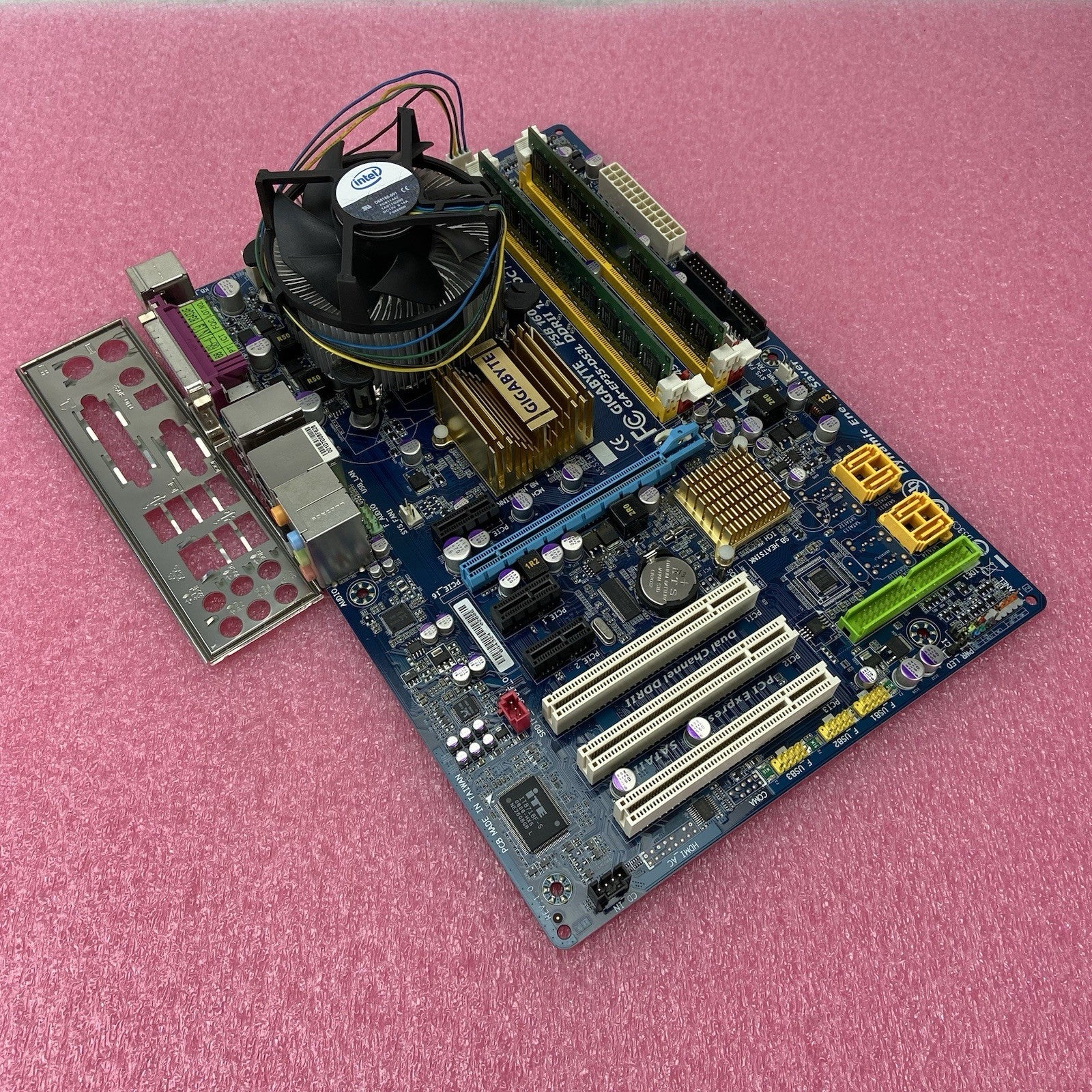 Gigabyte EP35-DS3L Motherboard Intel Core 2 Quad Q6600 2.4GHz 2GB RAM w/Shield0