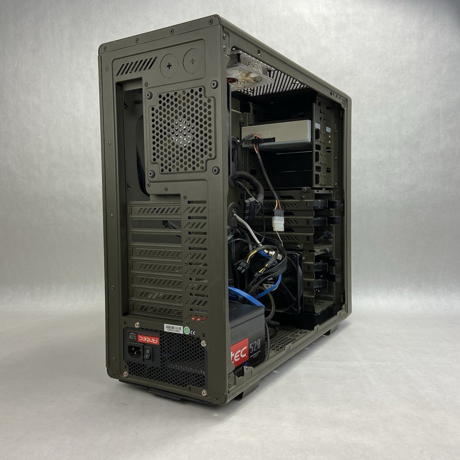 Corsair Vengeance C70 Mid Tower Gaming Case Antec HCG-520M 520W PSU10