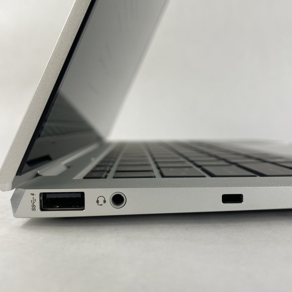 HP EliteBook x360 1030 G8 13.3" i7-1185G7 3.00 GHz 16 GB RAM No SSD/OS/AC5