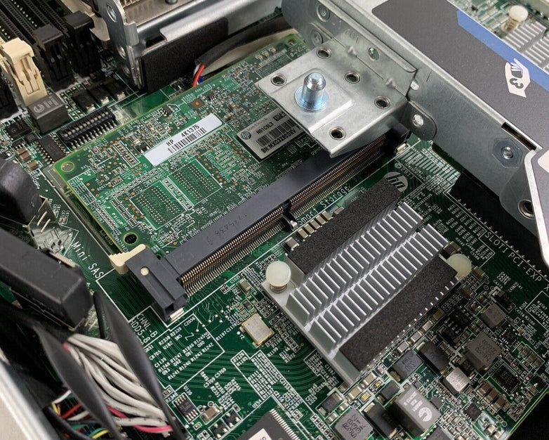 HP ProLiant DL360p Gen8 Xeon E5-2609 V2 2.5 GHz 8 GB RAM No OS No HDD P440ar